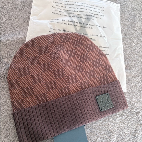 Louis Vuitton beanie with Dust Bag - Picture 6 of 6